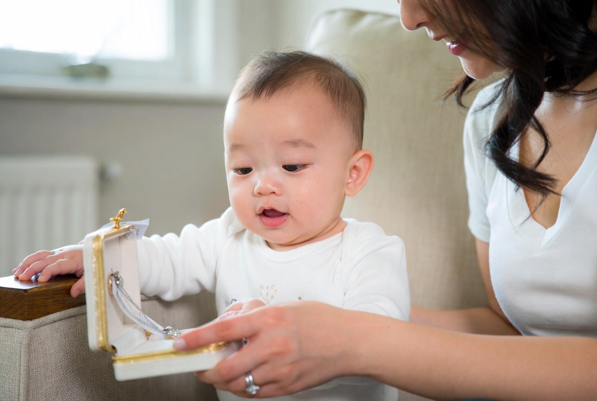 Quel bijou de naissance choisir pour un enfant ?